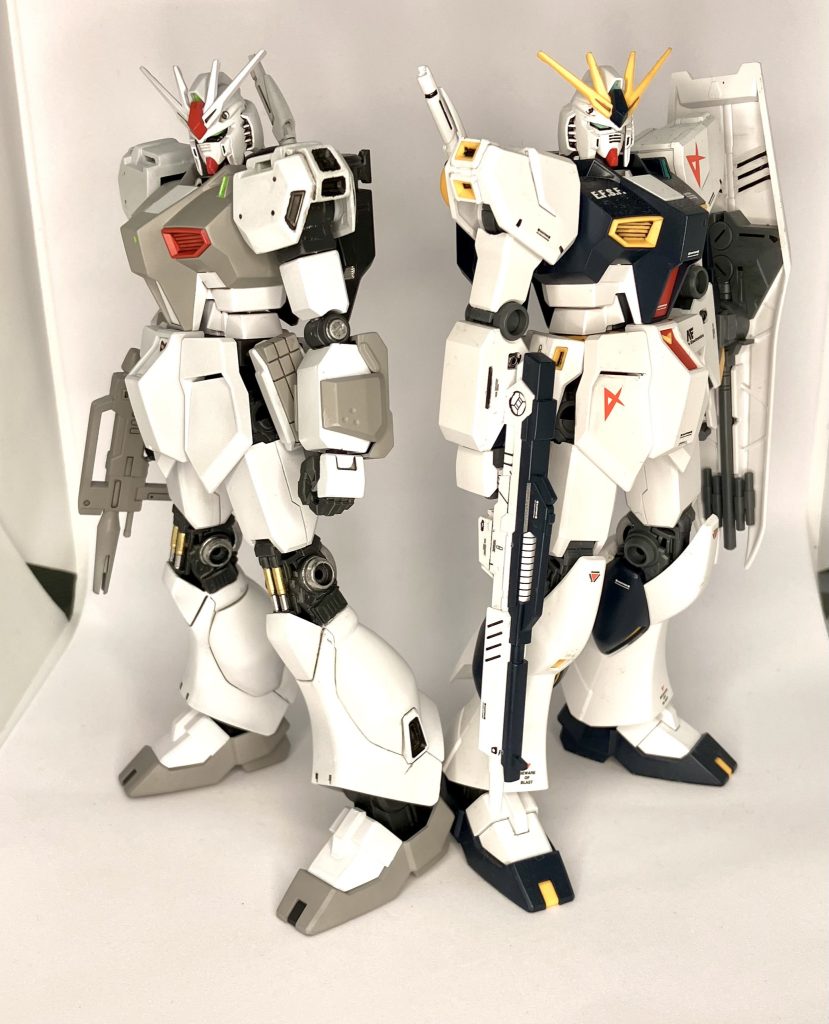 ジェガンとνガンダムは体格差が、かなり違っていたのでプロポーションを合わせ込むのが難しかったです💦でも、作っていて楽しかったです。