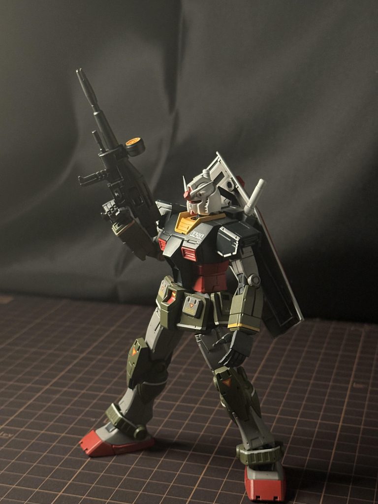 中身のガンダム、年一のリアルタイプカラー