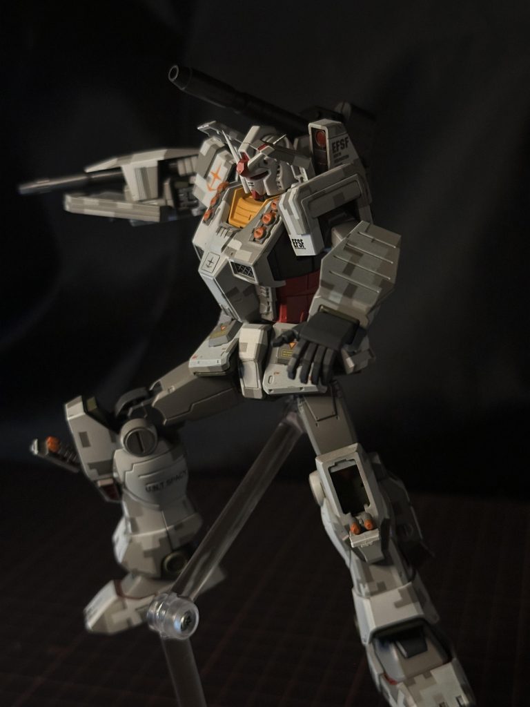 ミサイルベイもオレンジに塗り分け