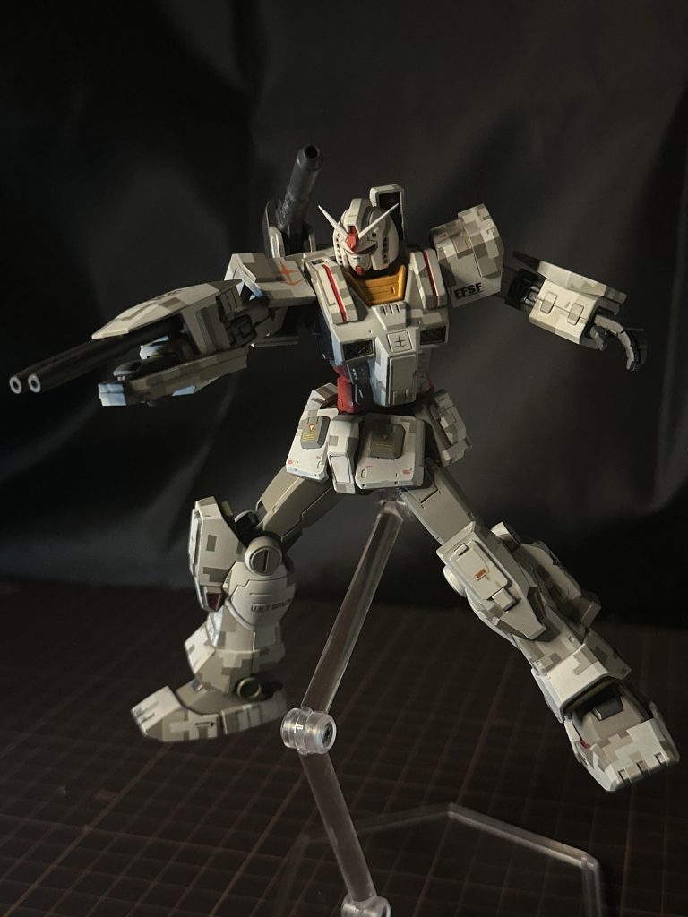 ドット迷彩なのでデカールは控えめに