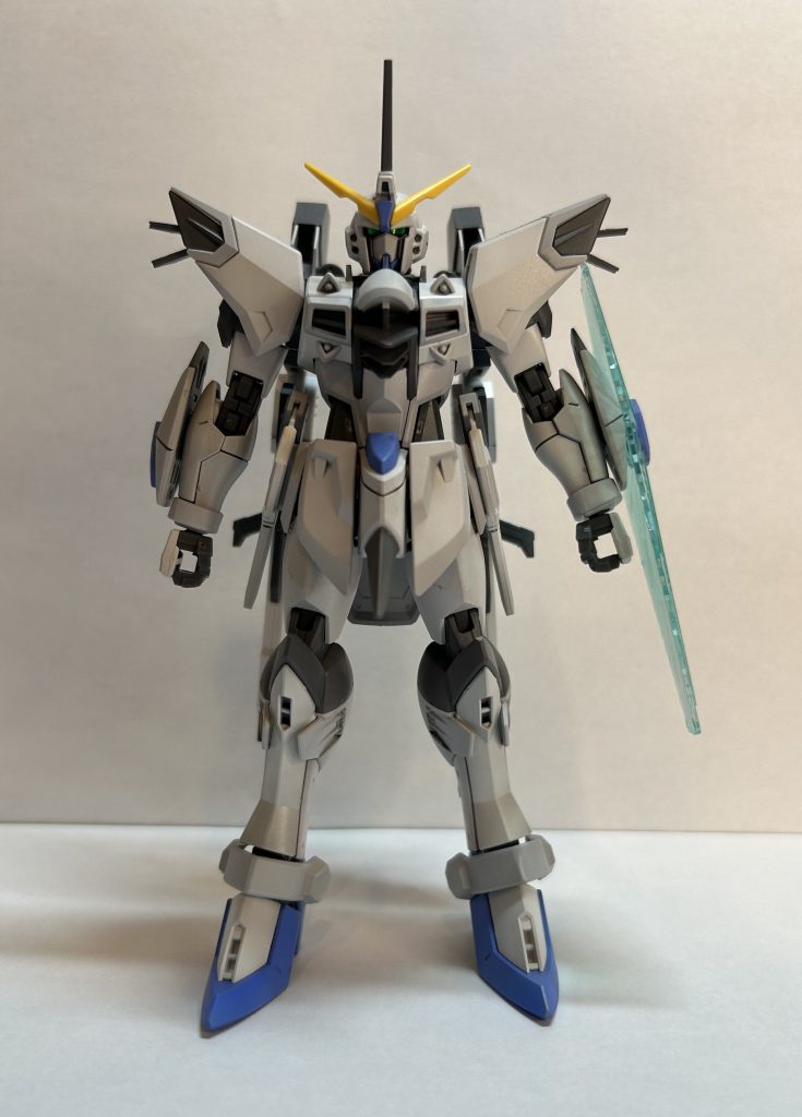 ・正面最近のキットは造形しっかりしててカッコイイので、塗装するだけでもかなり映えますね!肩部、胸部のフィンはプラ板などから作ってます。