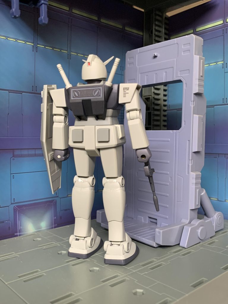 膝関節の調整不足で塗装が剥がれたので、現在は修正しています。