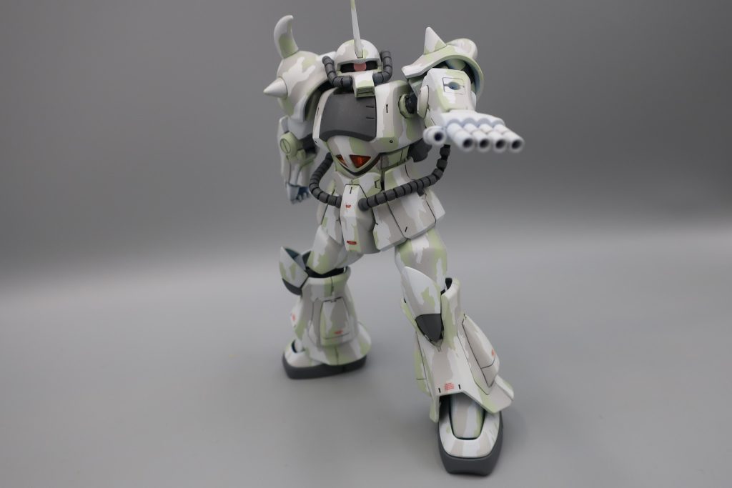 すると次は怒った母が呼びに来ます。「あんたさっきから呼んどるやろーそんなテレビいつでも見れるー」そしてテレビを消すのです。子供の僕はうわーと思いテレビをつける。母が消す僕つける。(この頃のテレビはつけても５秒くらいは映らない)