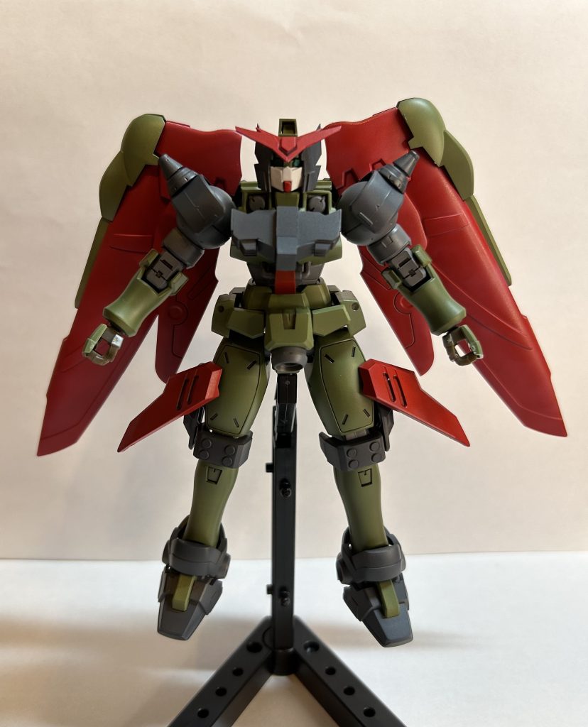 ・正面マスターガンダムチックにしたくて、腕部や肩部も似たパーツを選びました。