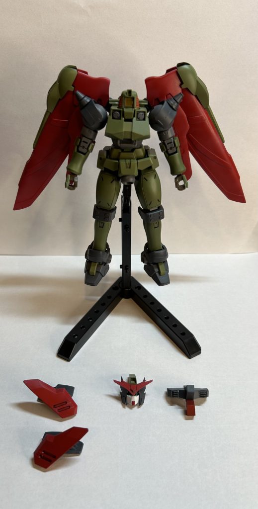 そうです。中身はリーオーでした!頭部の接続ジョイント以外は、ほぼ無改造で取り付けられます。