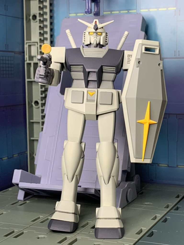 シールド窓に穴をあけ、安全基準フラッグを削ったのみ。