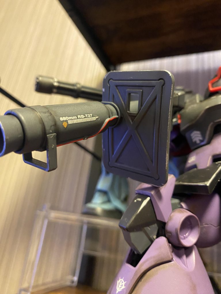 赤いリード線がワンポイント🟥