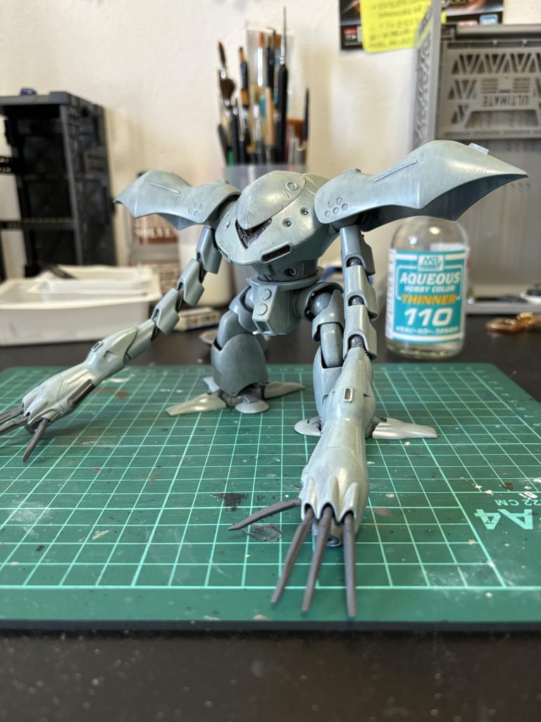 今回はメカサフの上から２色を重ね塗りしました。カラーの選択など今後の課題は山積みです😅