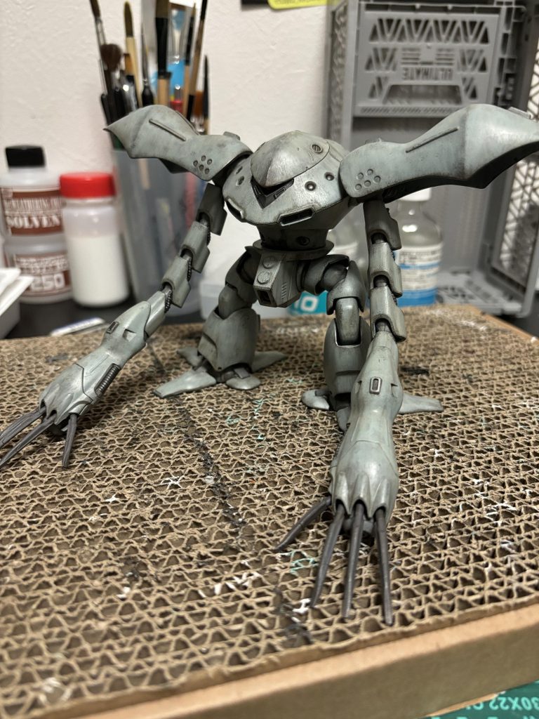 卓上でもパシリ。エナメル塗料でウェザリングをしたのですが、初めてパーツ割れを経験しましたヽ(；▽；)ノ今後のかてにします😂