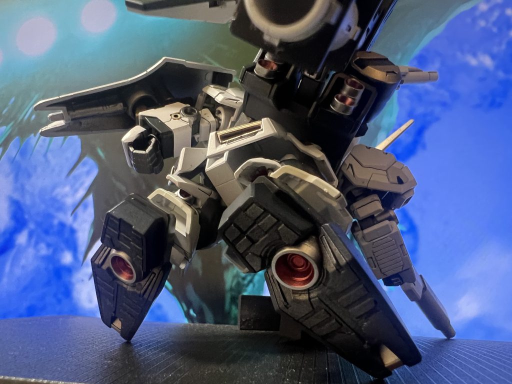 ふくらはぎのバーニア塗る時なんかはもう手の震えと乱視老眼で笑っちゃってました