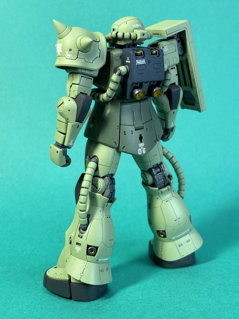 スラスター、バーニアはガイアカラーのスターブライトブラスで塗装。