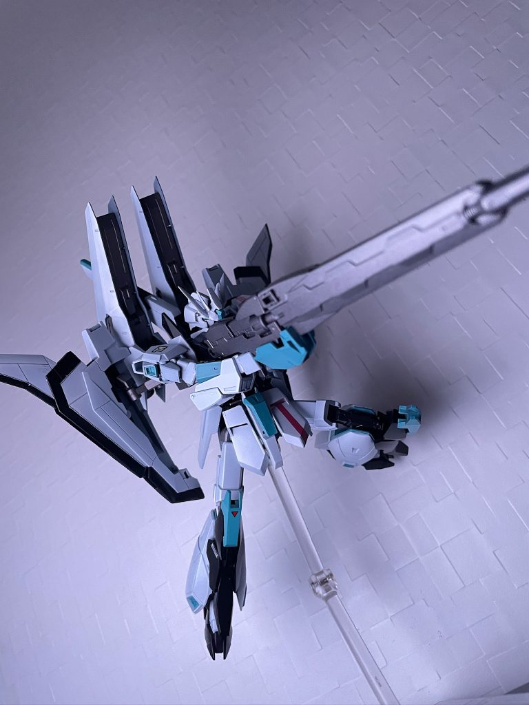 メガランチャーも付属、フロントアーマーはνのものを短縮して使用。腹部2mm、脚部4mm延長。