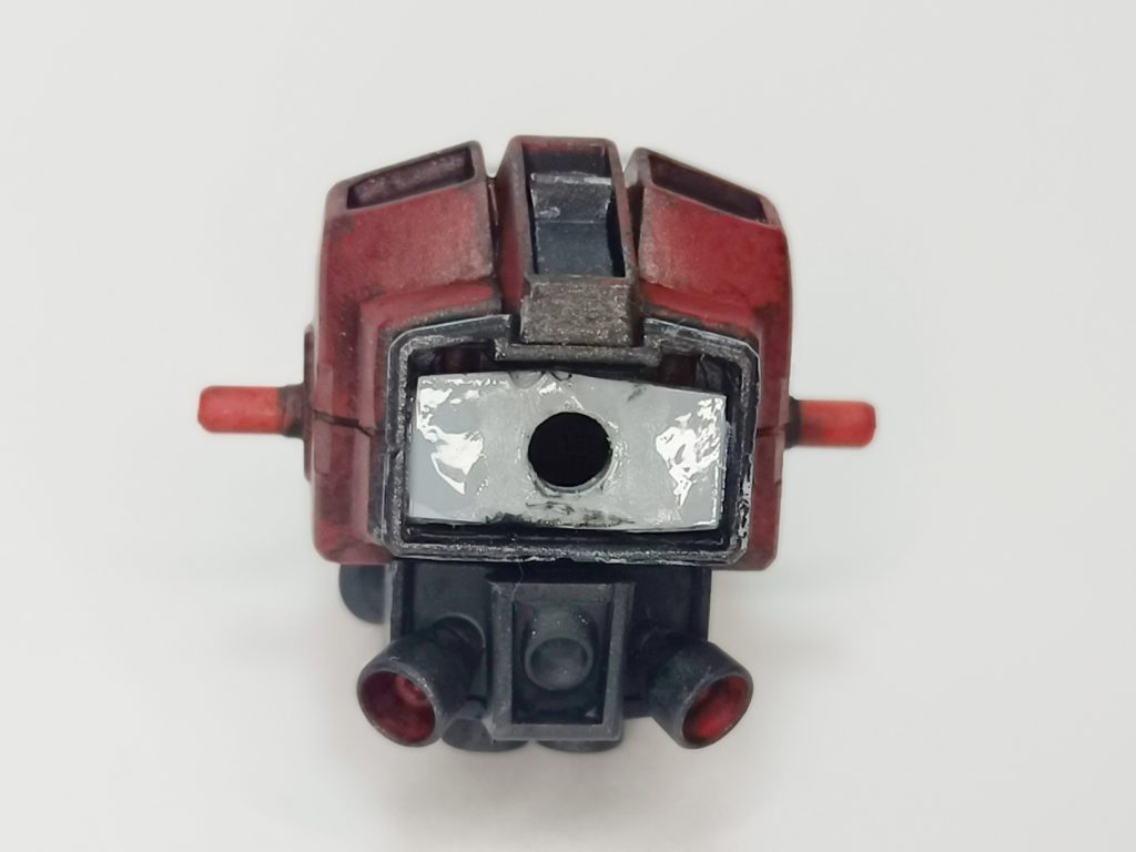 プラ板を積層したブロックに穴を開けて