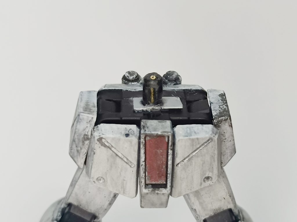 腰部の軸の長さも調整。その後、ランナーが入っていた袋の一部を噛ませて渋みを確保しました。見えなきゃよかろうなのだ。イマジナリー師匠が「なんとでもなるはずだ！」というのでやってみせました。