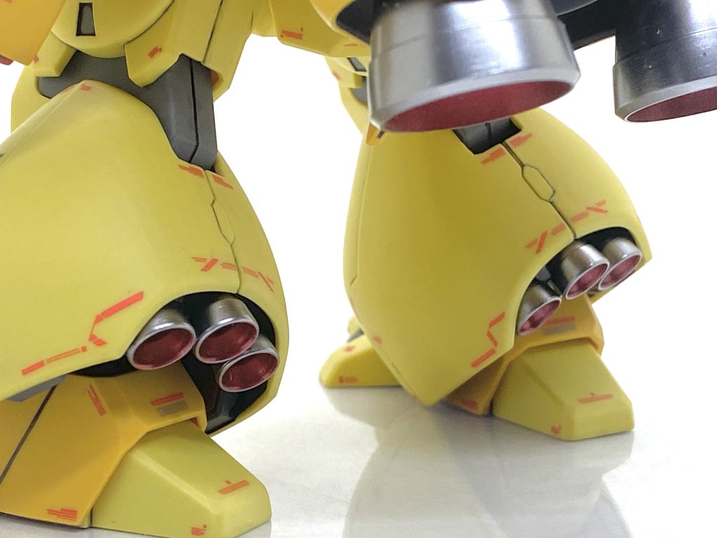 脚部は装甲裏もキチンと塗ったので良い感じになりました。