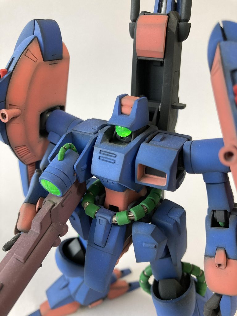 肩のボリキャップが見えないよう、カバーパーツを作成