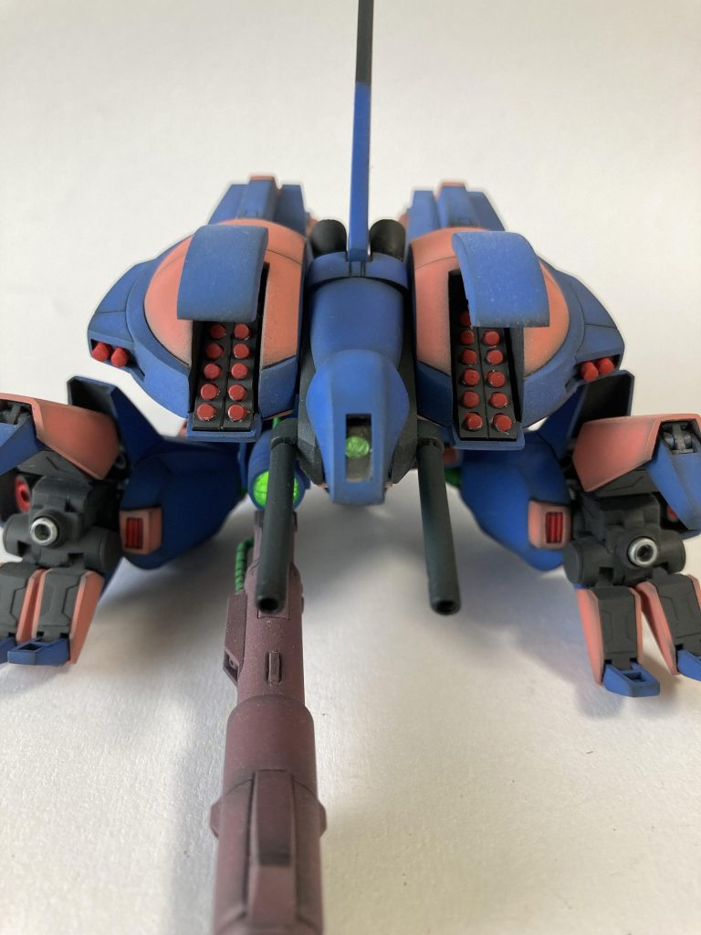 機首の内部構造を再現し、カバーをヒートプレスで作成