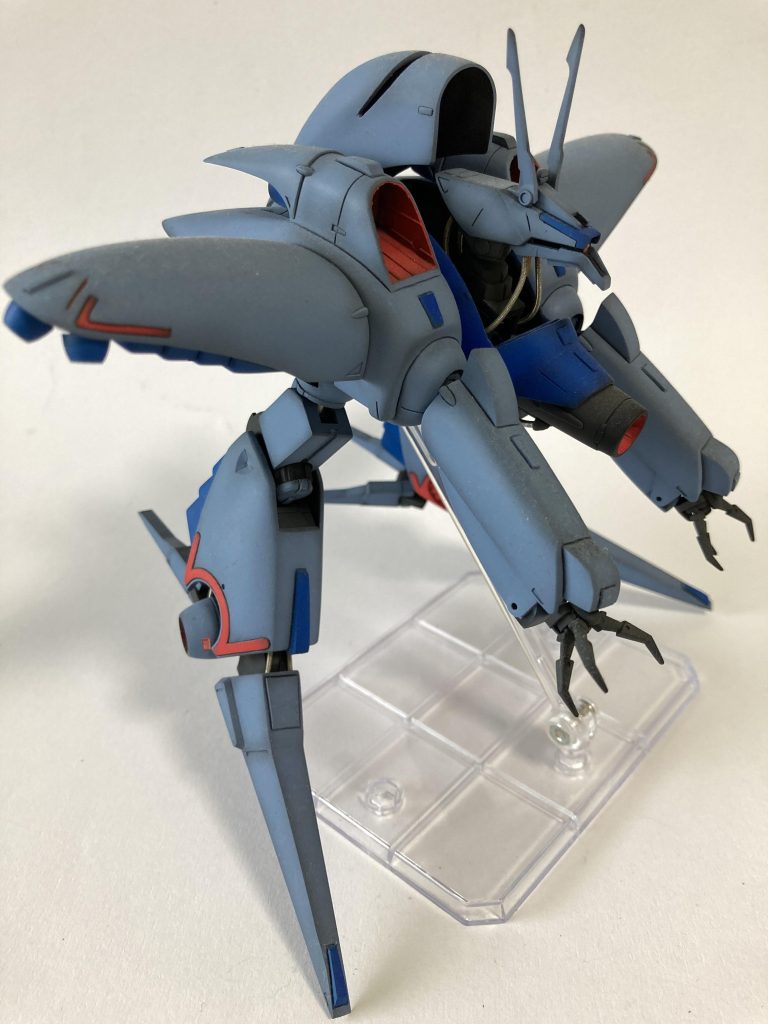 爪(?)は付け根でアルミ線での接続のため、少し表情付けが可能(やり過ぎてアルミ線が折れたら交換)