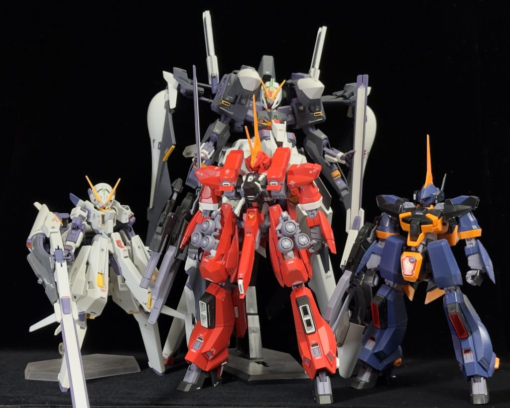 我が家のAOZ系キットこのほかにアクア・ハンブラビⅡ2種とウーンドウォート(サイコブレード)が積まれています...そして改めてハイゼンスレイⅡ・ラーのデカさにびっくりします。待ってるぜHGUCリハイゼ!