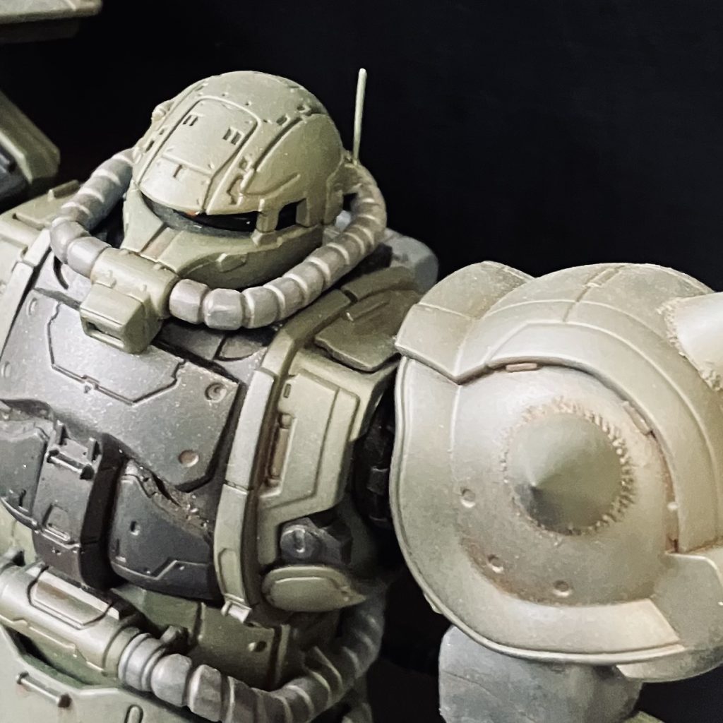 変更箇所頭部アンテナ穴埋めスパイクアーマー取り付け位置を2ミリ程度上へ、スパイクを円錐形に。