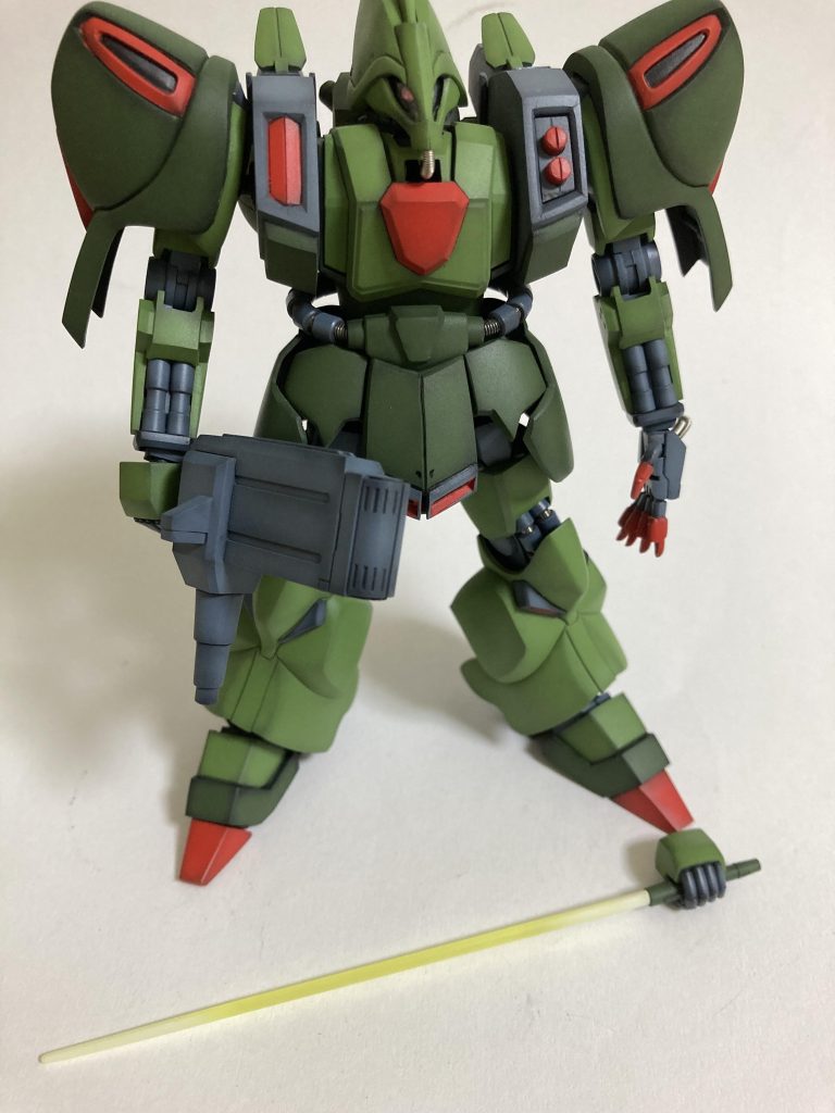 ノーマルな左手とビームサーベルも作成しました