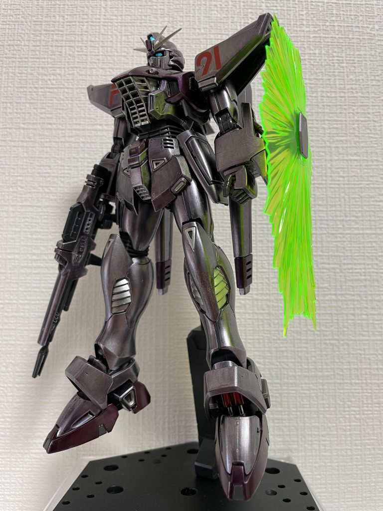 ガンダムマーカーで、筆塗り。