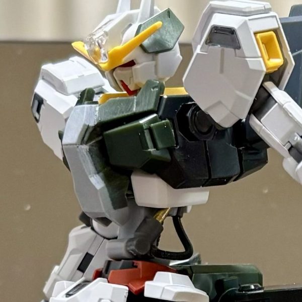 胸部をボリュームアップ腰の接続パーツはガンダムフレーム風にパーツを作成(gandam-hand2)（1枚目）