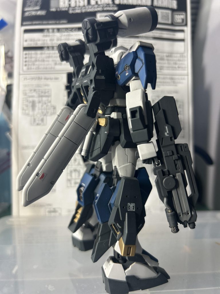 カラーリング変更のアムロ用RX-81–4枚目/制作者：Ojipop