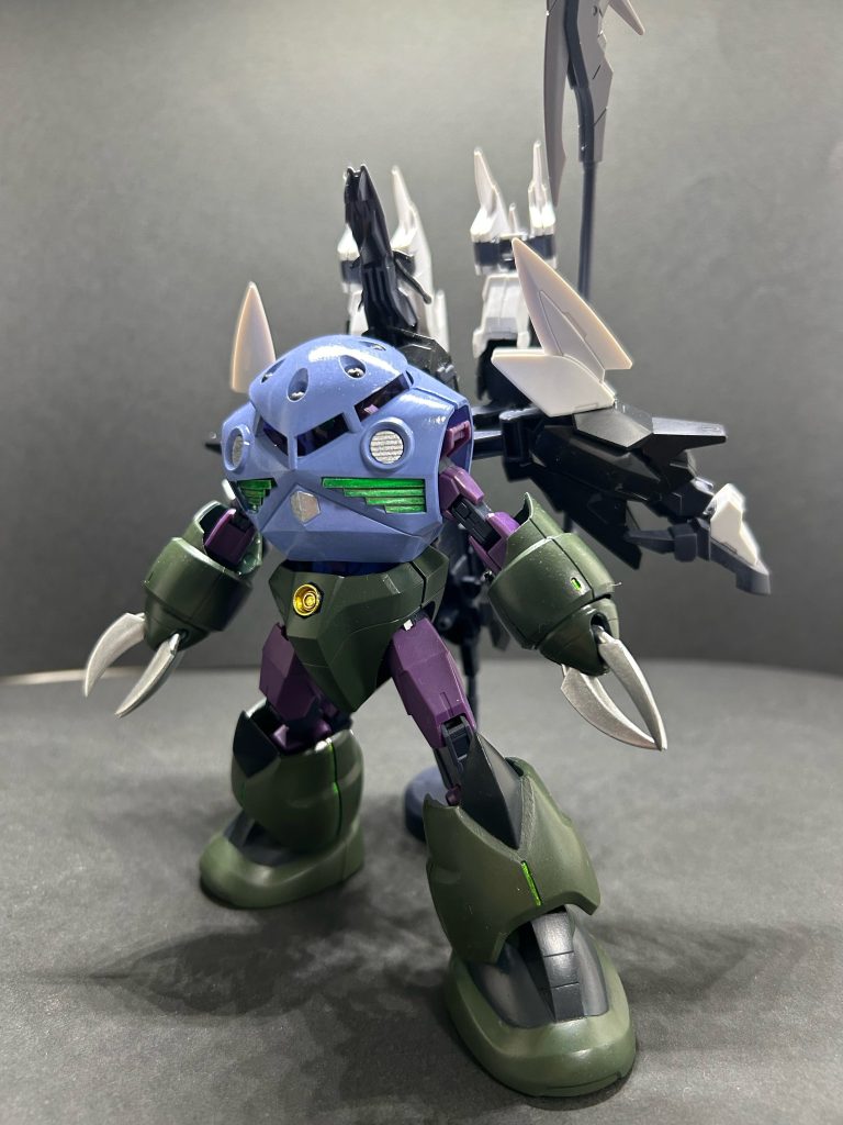 換装ユニットをバックパックとして装備可能。