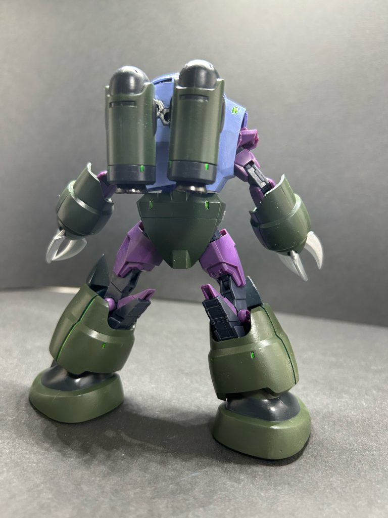 背中に共通規格のジョイントを埋め込んだので状況に合わせて色々なガンプラのバックパックを装備可能。