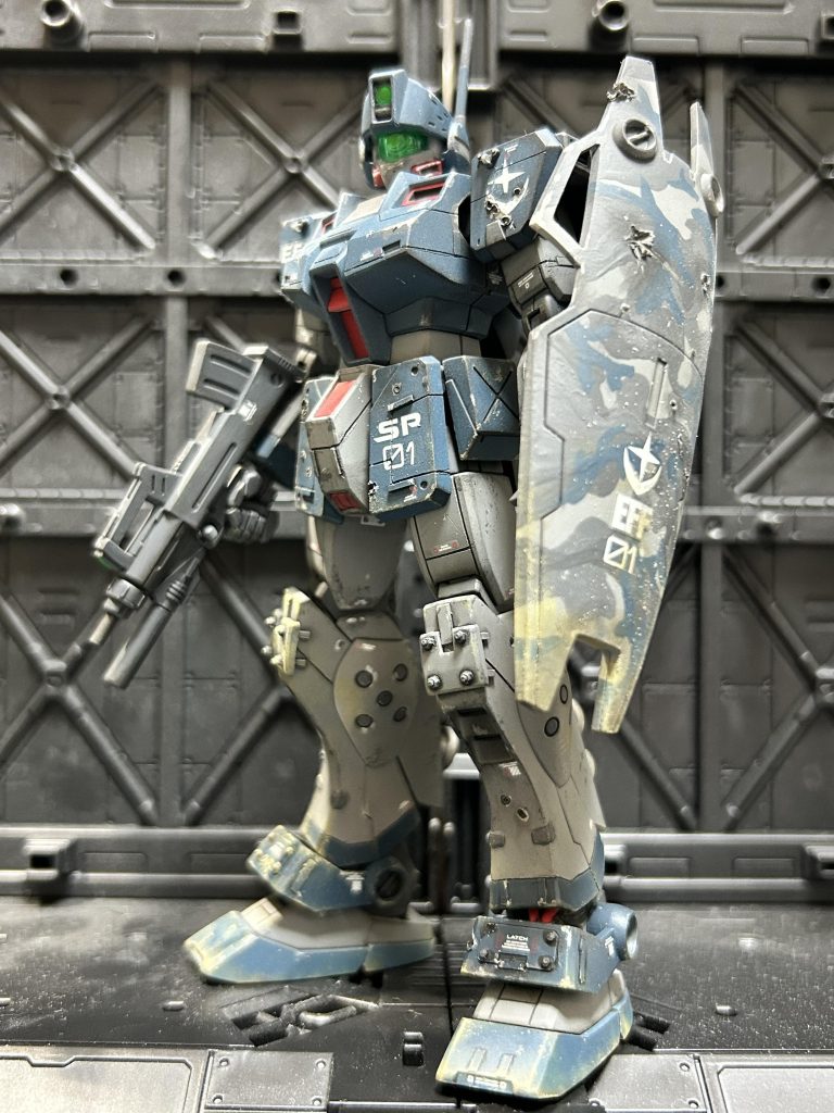 先ずは、スタンダード状態。ブルパップマシンガンにはグレネード装着。