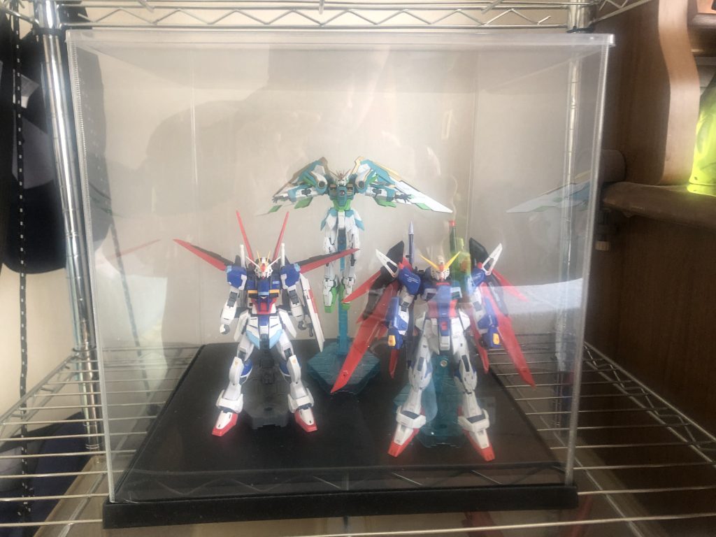 羽を広げて、他のrgと一緒に飾ってます！