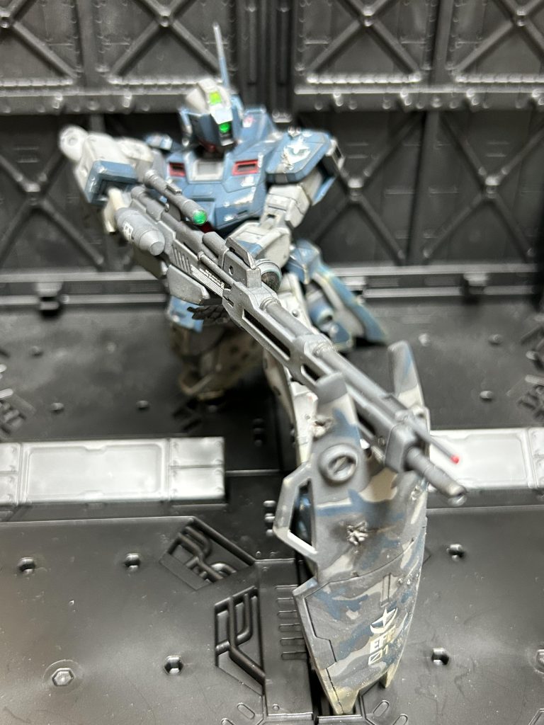 長距離目標には貫通重視のライフルを装備。(gandam-hand2)写真写りは勘弁してください(gundam-kao9)