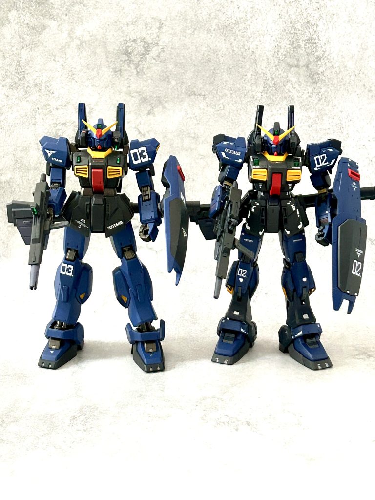 過去に制作したHGと！　関節はRGの方が強いです♪ 背はHGが高めで下半身もどっしりしています（でも関節は弱めです）