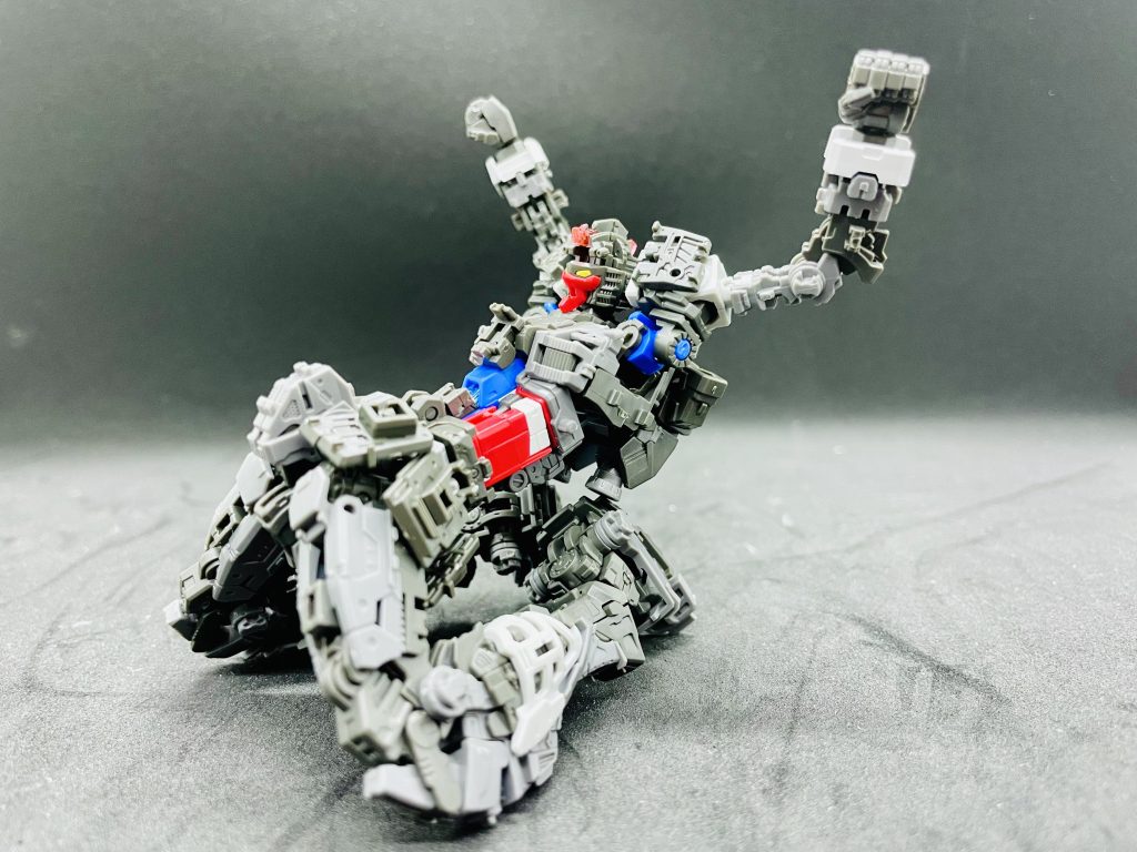 まずフレーム組んで最初にとったポーズです😂可動域最大に利用してやるぅ!!ってやった結果バンザイしてますww