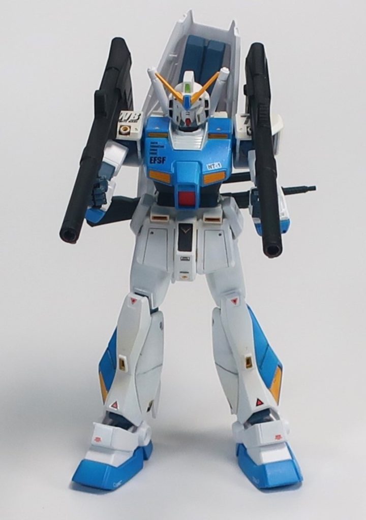 ア・バオア・クー最終決戦装備です。バズーカ2丁ですが、いわゆるハイパーバズーカとは別物です。パワードジムのバズーカを小改造したものです。