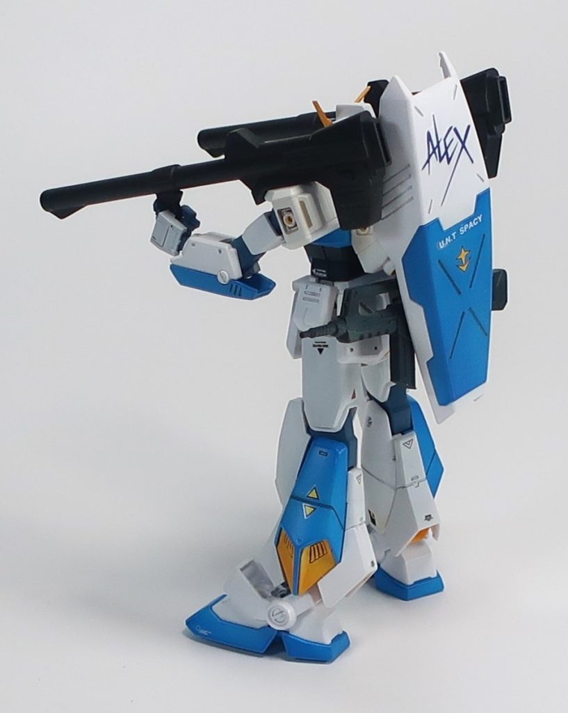 最終決戦装備ならシールドは背中に背負わせなければなりません。これはネオジム磁石で解決。ライフルも同じくネオジム磁石でマウントです。