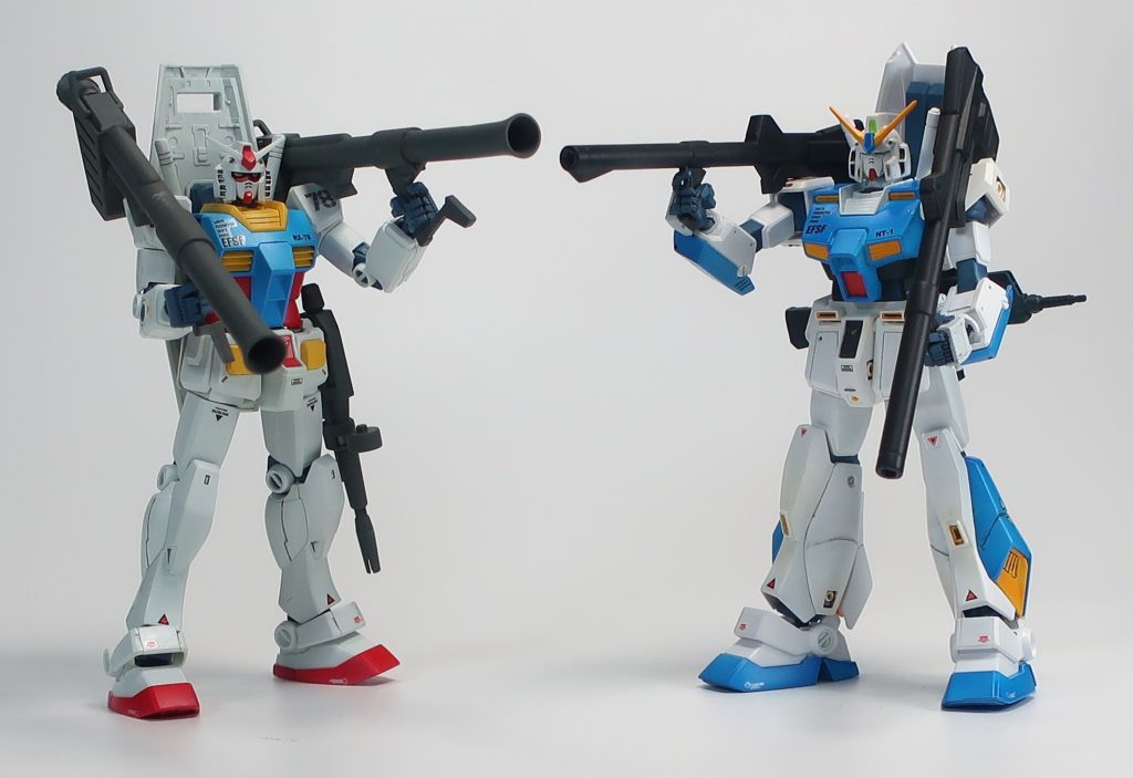 「兄さん!」「弟よ!」これがやりたくてアレックスの長い脚を短縮するなど工作を施しました。HGUCアレックスは設定画に忠実だと思いますが、HGUCリバイブガンダムと並べたいと思ったときに、それでは少々統一感が失われると考えました。