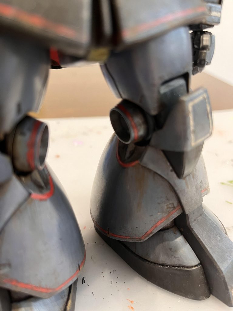 ふくらはぎ内側、オイル汚れを描きました。