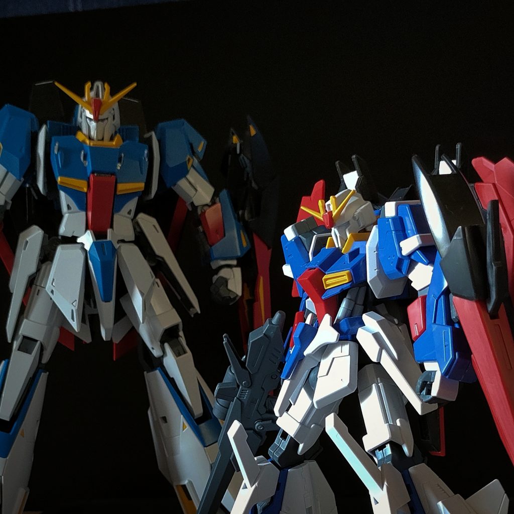 これで素組です。すでにめたくそカッコいい。MGゼータとツーショット。