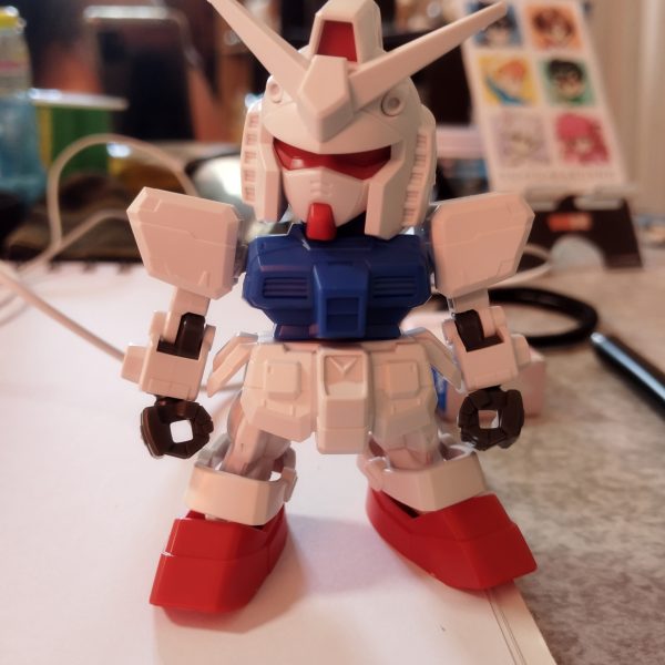 sdゼフィランサスを作っていたはずが新しいことを始めてしまいました…！今のところsdexガンダムとランナーとパテを使って作ってますゼフィランサスも一応作ってますが陸戦型ガンダムの方を優先してやってしまってます…（2枚目）