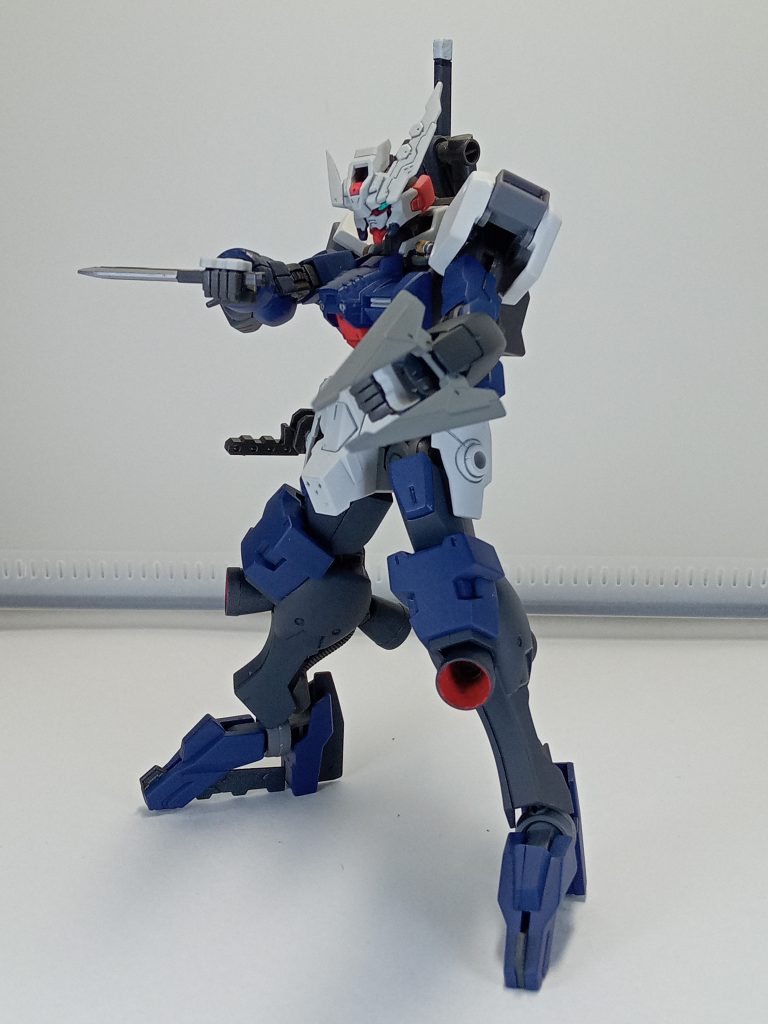 アスタロトのショートナイフとシュヴァルベのワイヤークロー