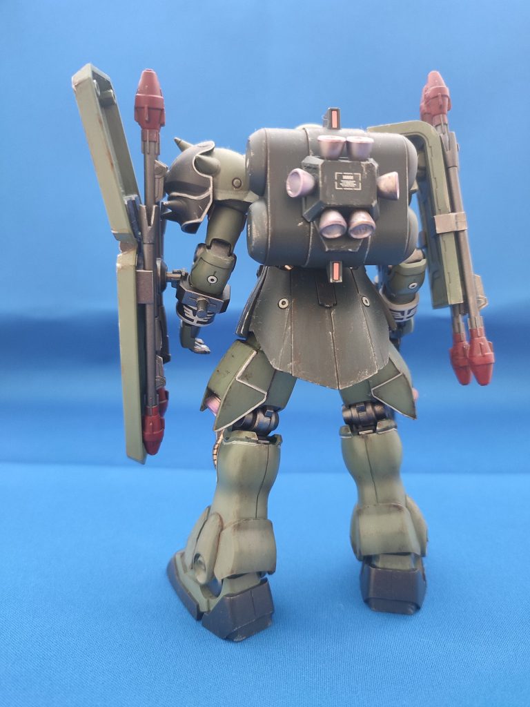 使用感が出るように全体にウェザリングを施し、水性のつや消しクリアーを吹き完成