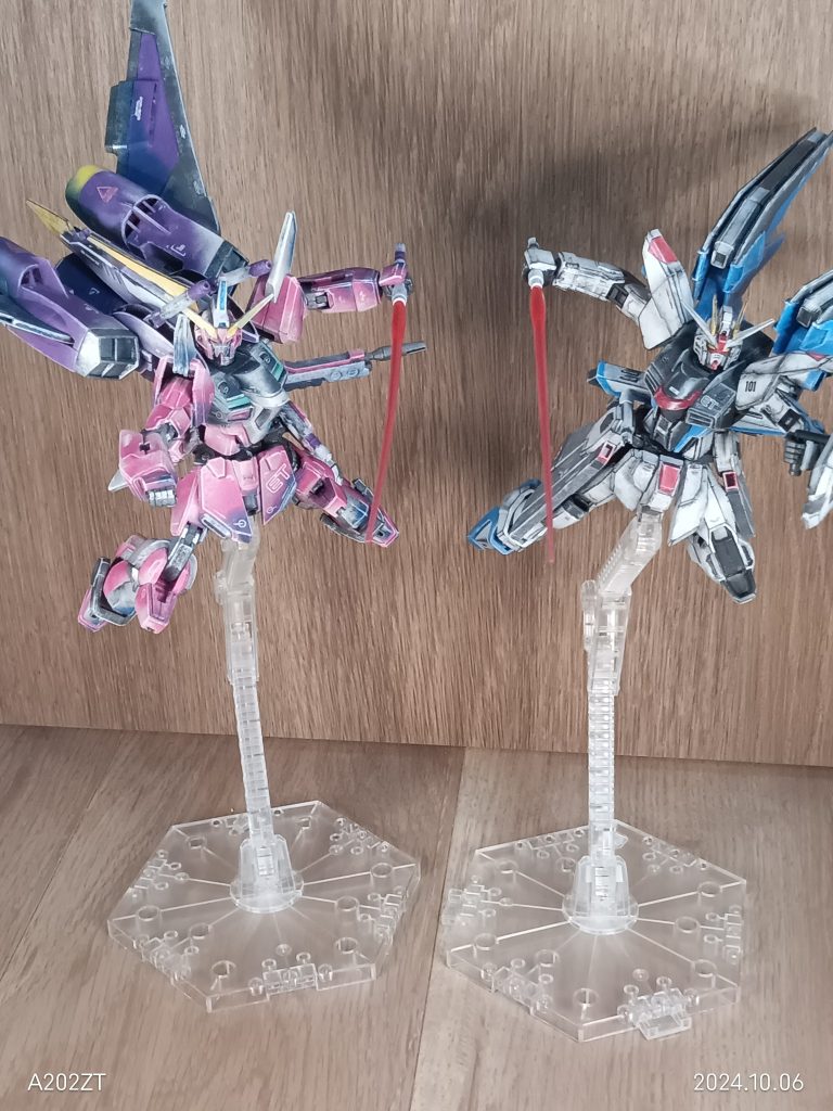 「アスラン⁉️」「蹴散らすゾ！キラ‼️」「ウン！」この２機の突撃シーンは映画のオマージュです」