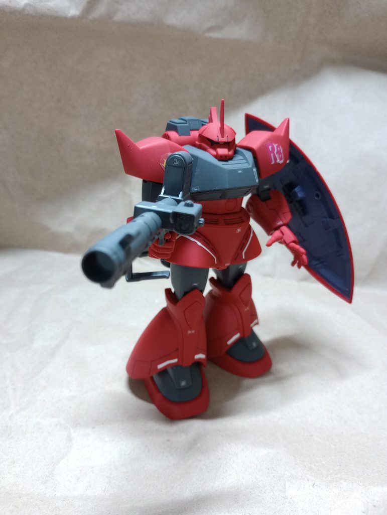 オリジナル装備のバズーカランチャー。