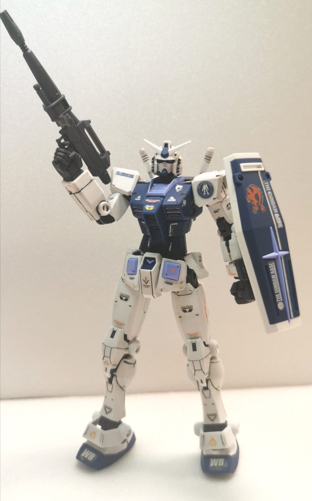 在庫の宇宙世紀デカールが古過ぎてボロボロだったので、ほとんど水星デカール貼り付け。左膝の△が剥がれてる…