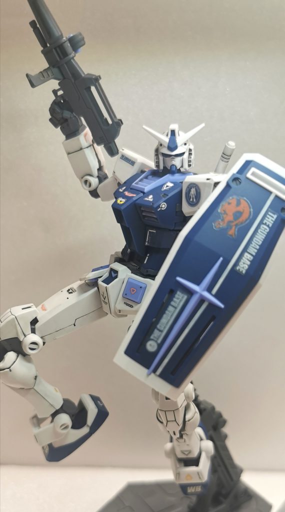 ディスプレイスタンドでポージング。稼働範囲凄すぎてちょっと動かすだけでカッコいい！ 