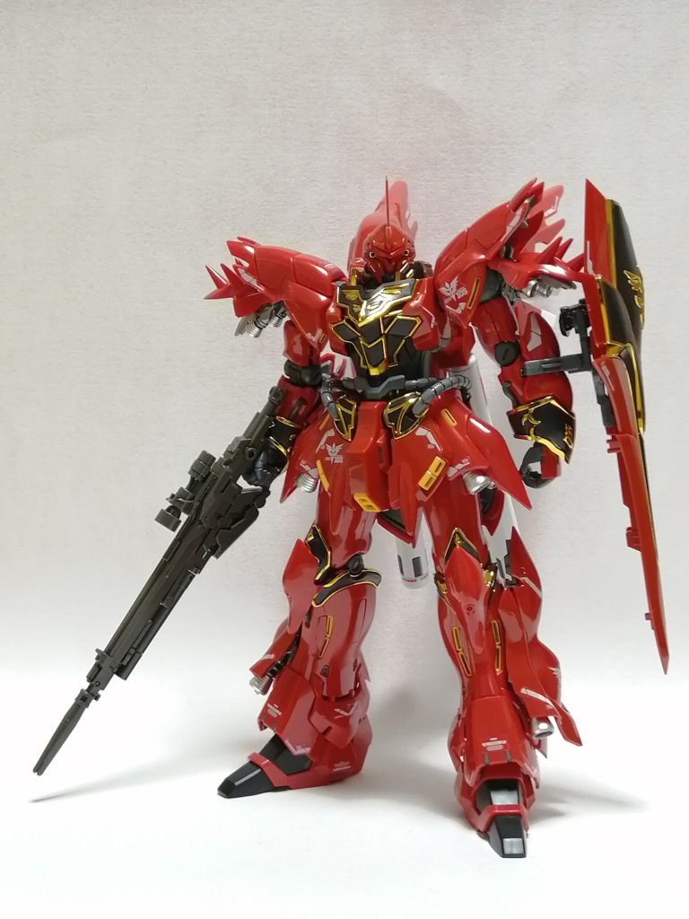 RGシナンジュ特有のてかてかボディと金メッキを活かすため、今回はあえてトップコートは吹きませんでした。