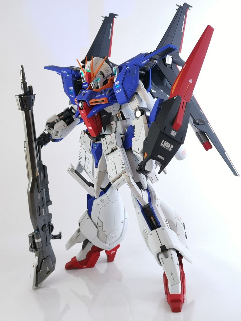 前作は外観を変える加工の制限をしていましたが、今回は一転。胴体延長や造形の変更など色々と盛り込みました。「目指すは自作のMGハミングバード！」などと夢を見る前に、まずは技術の引き出しを増やしておきたいところです。