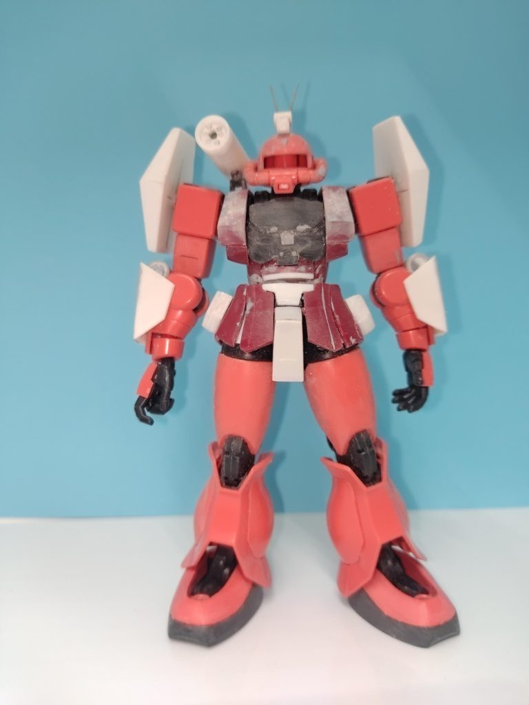 制作途中今回はHGUC234番シャアザクを使用関節等はほぼイジらず(時間短縮?)制作しました。